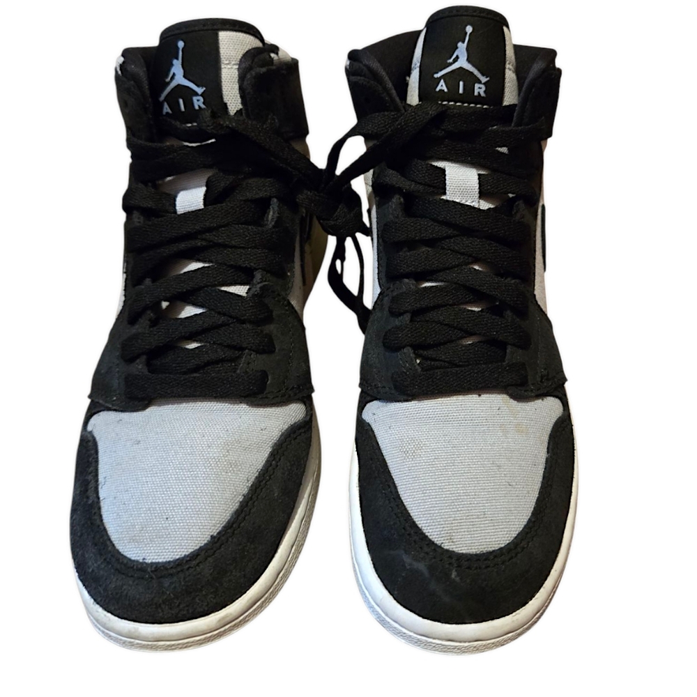 Jordan Men's Black and Gray Sneakers